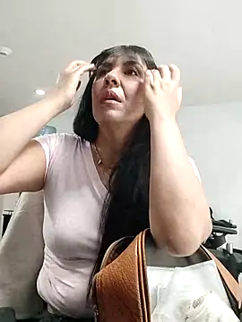 Snapshot of aisha_latina chatting on 6, 10, 2025 aisha latina online show from 6, 10, 2025