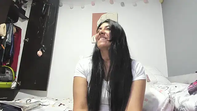 Snapshot of aisha_latina chatting on 13, 2, 2025 aisha latina online show from 13, 2, 2025
