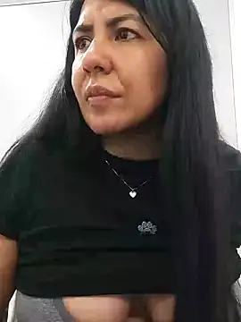 Snapshot of aisha_latina chatting on 31, 1, 2025 aisha latina online show from 31, 1, 2025