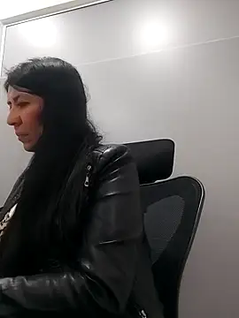 Snapshot of aisha_latina chatting on 7, 3, 2025 aisha latina online show from 7, 3, 2025