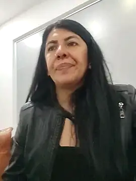 Snapshot of aisha_latina chatting on 10, 3, 2025 aisha latina online show from 10, 3, 2025