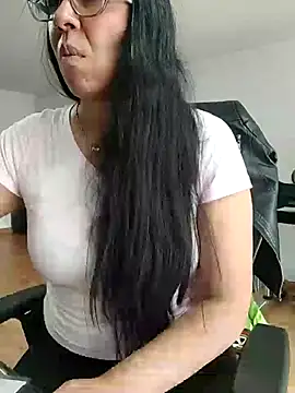 aisha latina online show from 20, 11, 2025