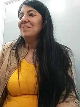 Snapshot of aisha_latina chatting on 3, 3, 2025 aisha latina online show from 3, 3, 2025