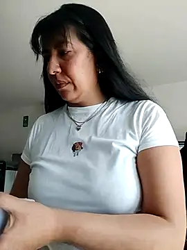 aisha latina online show from 12, 11, 2025