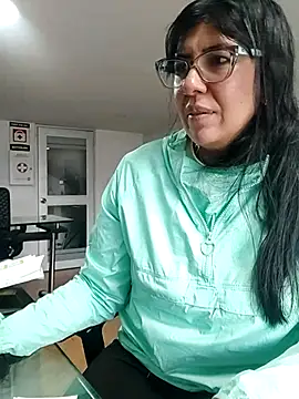 aisha latina online show from 7, 4, 2026