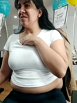 Snapshot of aisha_latina chatting on 4, 6, 2026 aisha latina online show from 4, 6, 2026