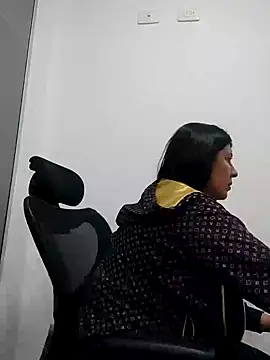 Snapshot of aisha_latina chatting on 12, 2, 2025 aisha latina online show from 12, 2, 2025
