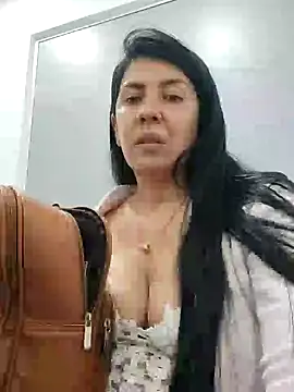 Snapshot of aisha_latina chatting on 25, 2, 2025 aisha latina online show from 25, 2, 2025