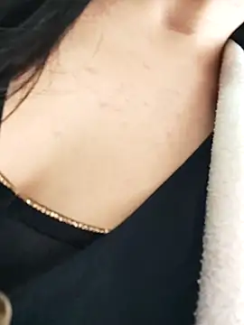 aisha latina online show from 28, 11, 2025