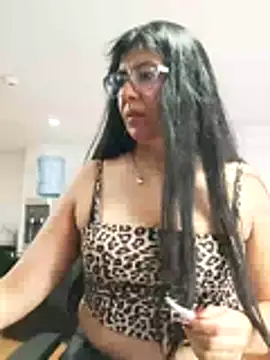 aisha latina online show from 31, 10, 2025