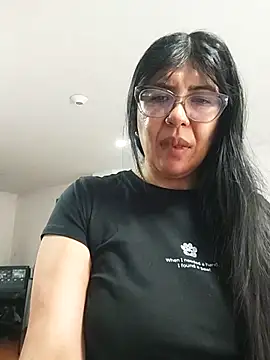 aisha latina online show from 15, 4, 2026