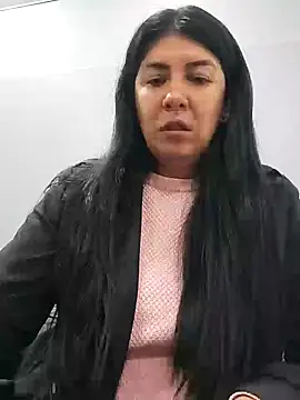 Snapshot of aisha_latina chatting on 3, 2, 2025 aisha latina online show from 3, 2, 2025