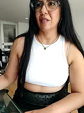 aisha latina online show from 1, 12, 2025