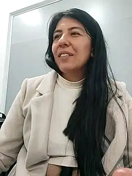 Snapshot of aisha_latina chatting on 14, 3, 2025 aisha latina online show from 14, 3, 2025