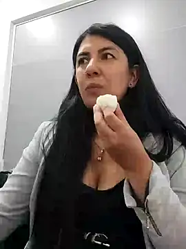 Snapshot of aisha_latina chatting on 21, 2, 2025 aisha latina online show from 21, 2, 2025
