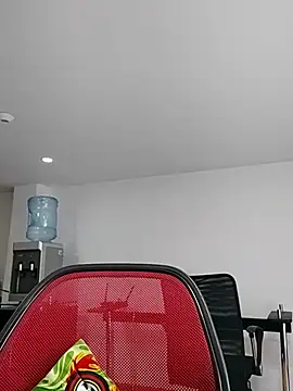 aisha latina online show from 28, 10, 2025