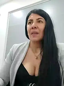 Snapshot of aisha_latina chatting on 21, 2, 2025 aisha latina online show from 21, 2, 2025