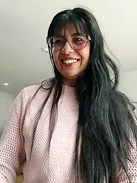 aisha latina online show from 11, 11, 2025