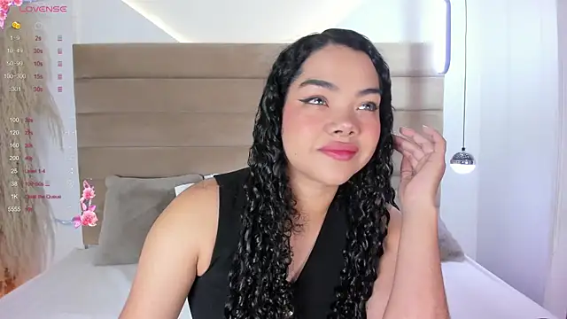 ValerieDiaz  online show from 4, 2, 2025