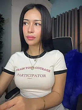 Snapshot of Jasmine_Elcock chatting on 5, 7, 2026 Jasmine Elcock online show from 5, 7, 2026