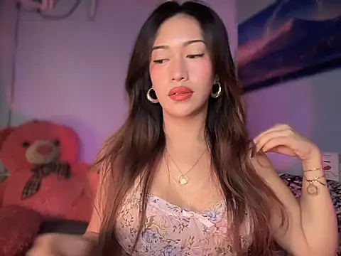 Jasmine Elcock online show from 5, 12, 2025