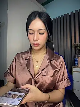 Snapshot of Jasmine_Elcock chatting on 4, 7, 2026 Jasmine Elcock online show from 4, 7, 2026