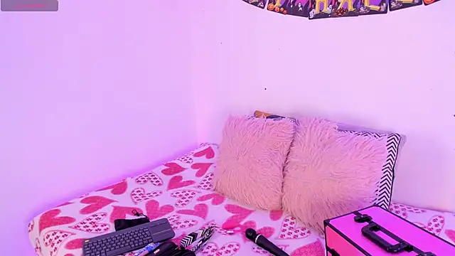 SophieRossi online show from 8, 10, 2025