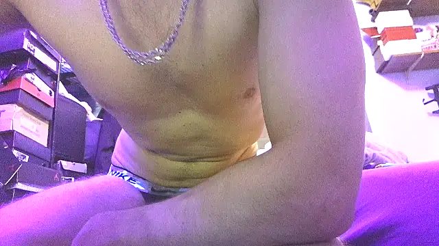 Snapshot of Cloudd_Kingg_Iceyyy chatting on 4, 6, 2026 Cloudd Kingg Iceyyy online show from 4, 6, 2026