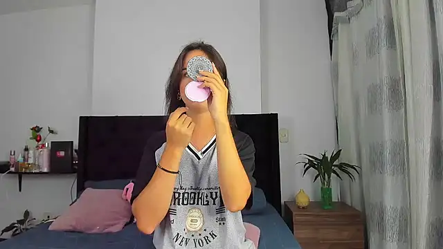 AndreaStivens online show from 8, 10, 2025