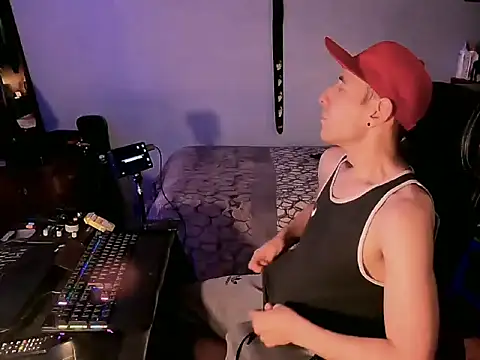 Snapshot of Alf0029 chatting on 13, 11, 2025 Alf0029 online show from 13, 11, 2025