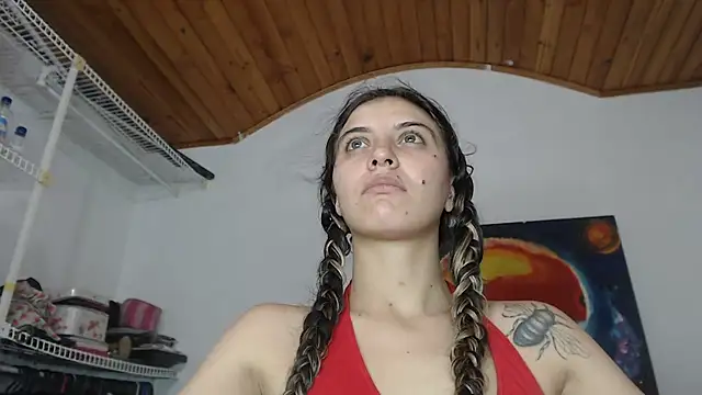 Snapshot of mariecam420 chatting on 25, 10, 2025 mariecam420 online show from 25, 10, 2025