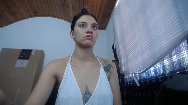 Snapshot of mariecam420 chatting on 15, 10, 2025 mariecam420 online show from 15, 10, 2025