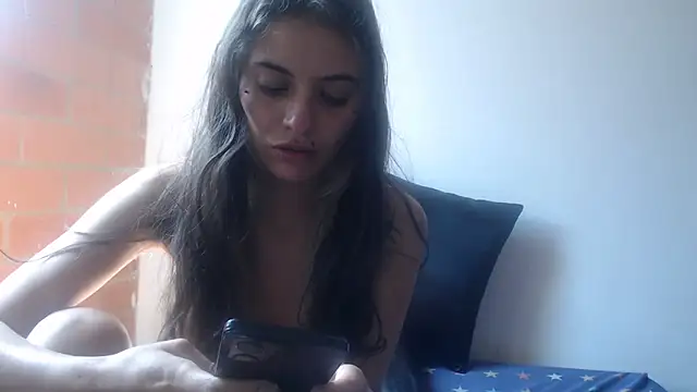 Snapshot of mariecam420 chatting on 18, 2, 2025 mariecam420 online show from 18, 2, 2025