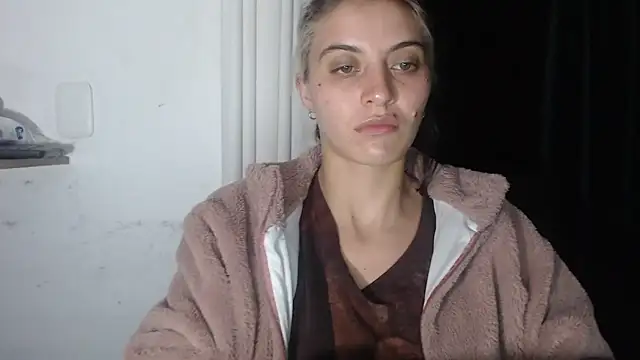 Snapshot of mariecam420 chatting on 26, 2, 2025 mariecam420 online show from 26, 2, 2025