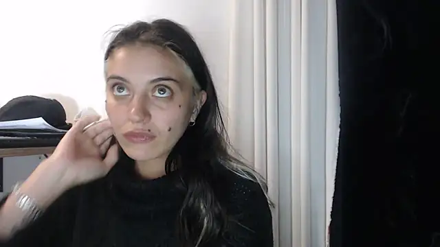 Snapshot of mariecam420 chatting on 14, 2, 2025 mariecam420 online show from 14, 2, 2025