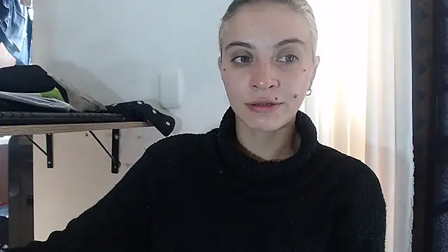 Snapshot of mariecam420 chatting on 14, 2, 2025 mariecam420 online show from 14, 2, 2025