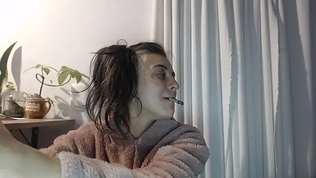 Snapshot of mariecam420 chatting on 19, 3, 2025 mariecam420 online show from 19, 3, 2025