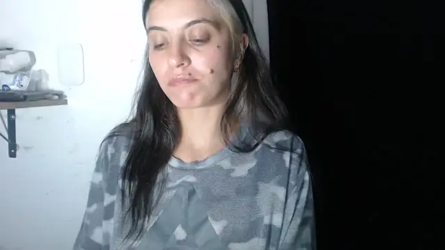 Snapshot of mariecam420 chatting on 1, 3, 2025 mariecam420 online show from 1, 3, 2025