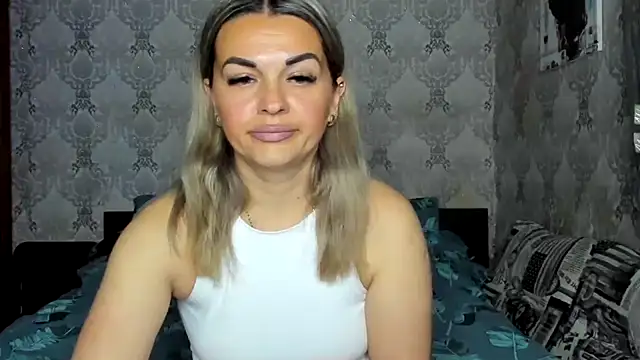 NicoletMoore online show from 13, 5, 2026