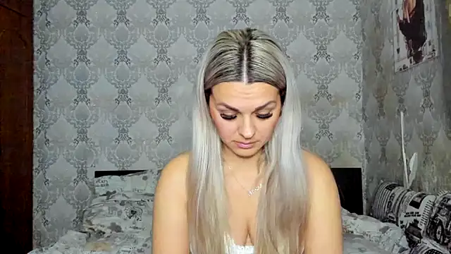NicoletMoore online show from 23, 1, 2025