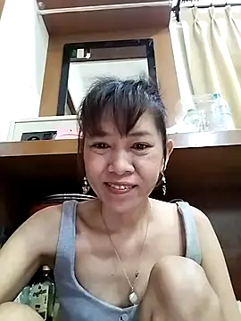 Snapshot of Little_suzy5 chatting on 24, 5, 2026 Little suzy5 online show from 24, 5, 2026