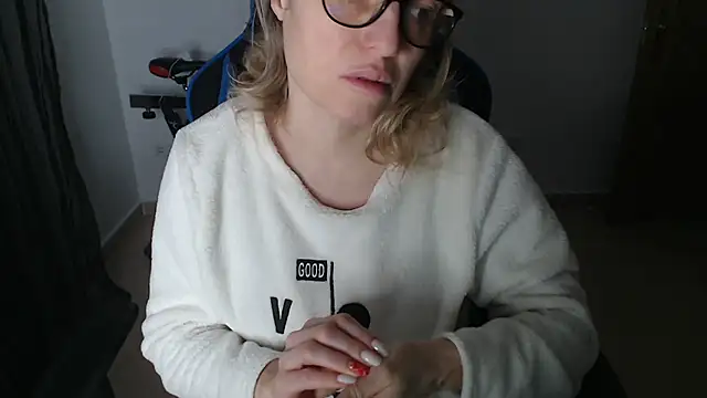 LARACRUZ30 online show from 14, 2, 2026