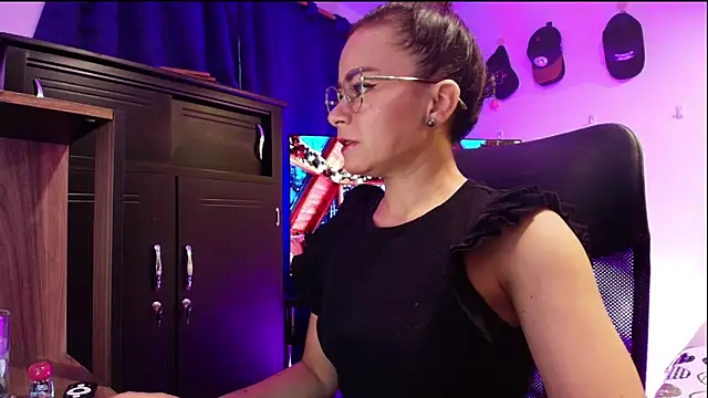 MistressSlut1 online show from 20, 12, 2025