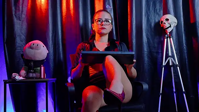 MistressSlut1 online show from 4, 5, 2026