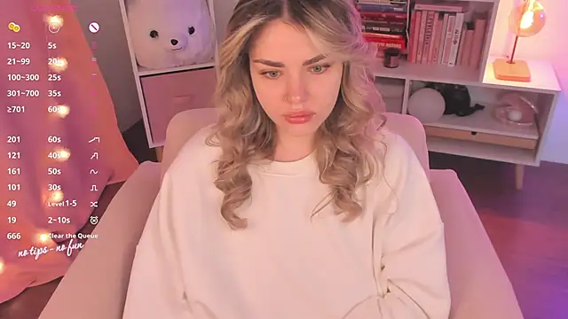 pussy-kattt online show from 1, 2, 2025