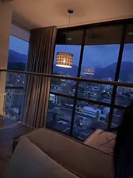 bella parisi online show from 21, 2, 2026