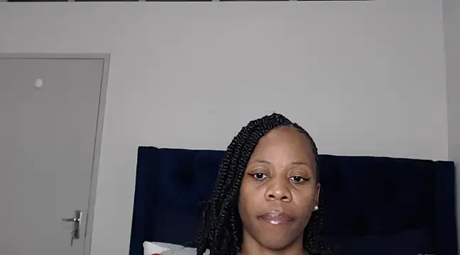 QUEENMANDYY online show from 17, 3, 2025