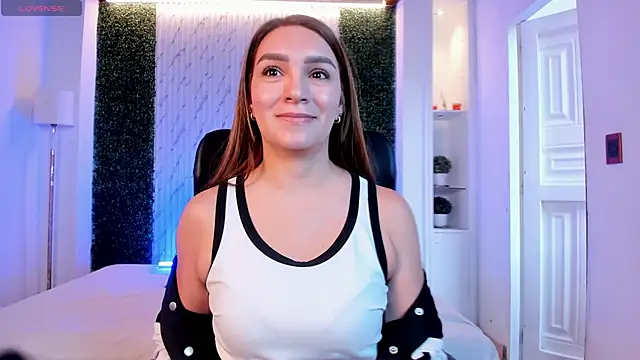 miataylorr1 online show from 12, 10, 2025