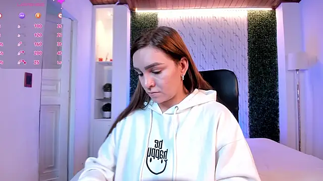 miataylorr1 online show from 10, 10, 2025