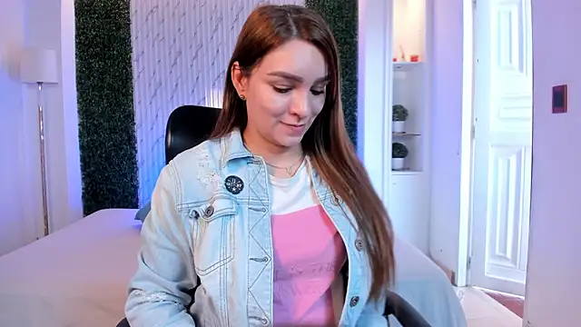 miataylorr1 online show from 31, 10, 2025